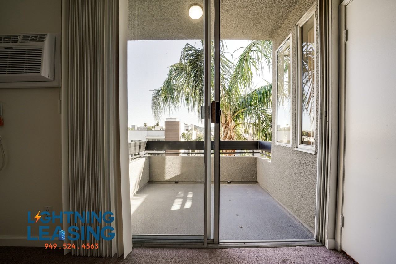 11226 Morrison St #218D - Photo 6 of 24