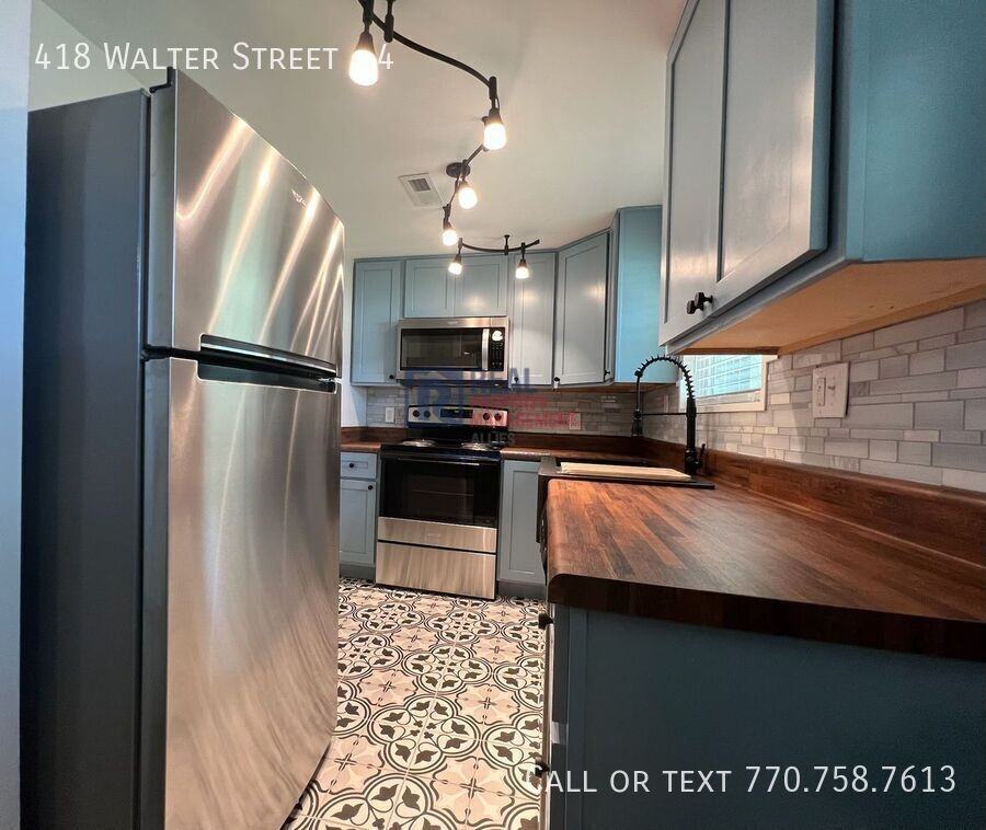 418 Walter St Nw #4 - Photo 3 of 8