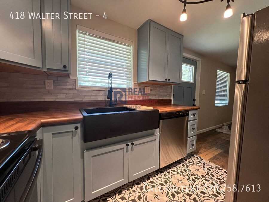 418 Walter St Nw #4 - Photo 4 of 8