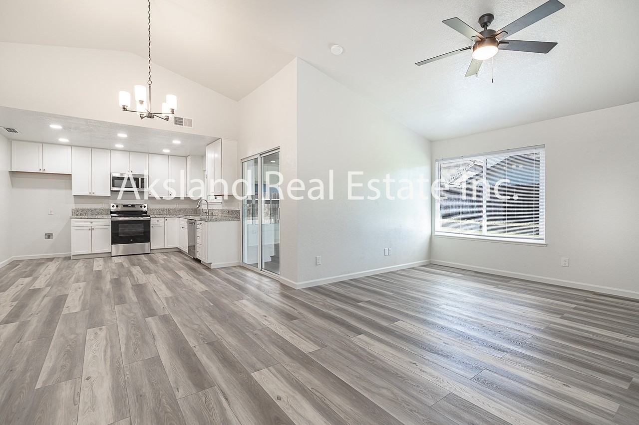 5124 Tewkesbury Way #1 - Photo 4 of 20