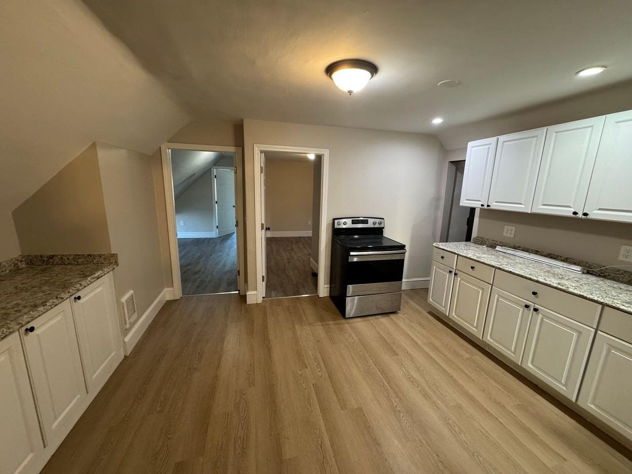 7072 Broadway #8 - Photo 3 of 25