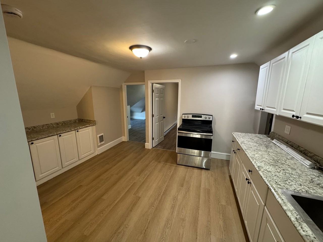 7072 Broadway #8 - Photo 5 of 25