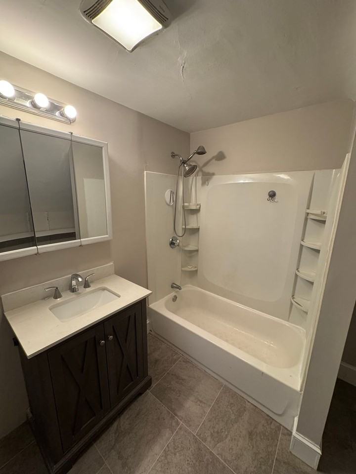 7072 Broadway #8 - Photo 7 of 25