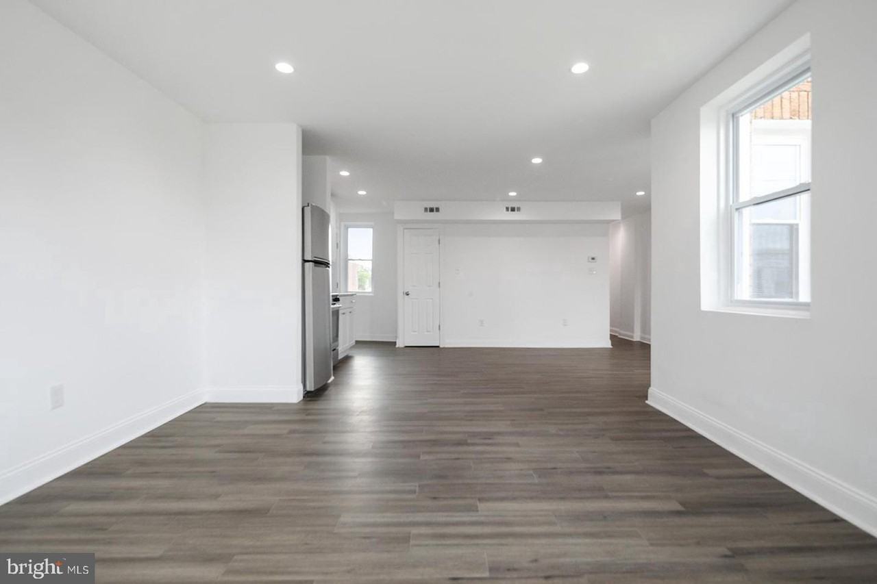 274 N 58th St #F - Photo 5 of 17