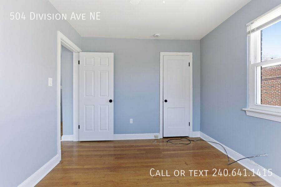 504 Division Ave Ne - Photo 6 of 20