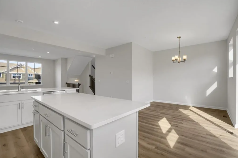 6521 Jody Ave S - Photo 6 of 26