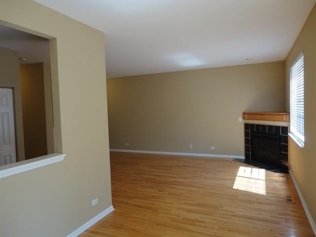 277 Robin Glen Ln - Photo 2 of 14