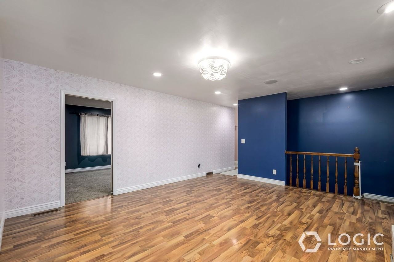 2718 W Ferron Dr - Photo 7 of 25