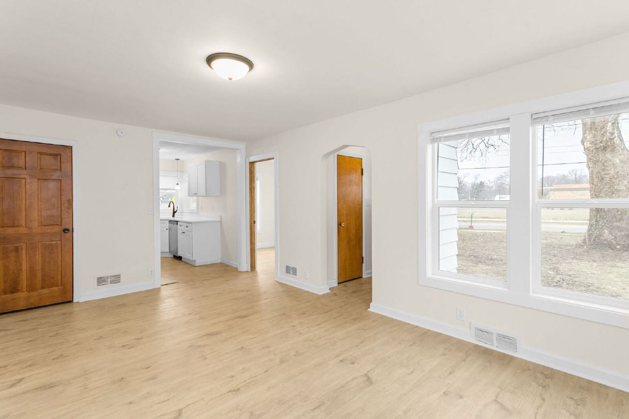 3818 Vistula Rd - Photo 2 of 19