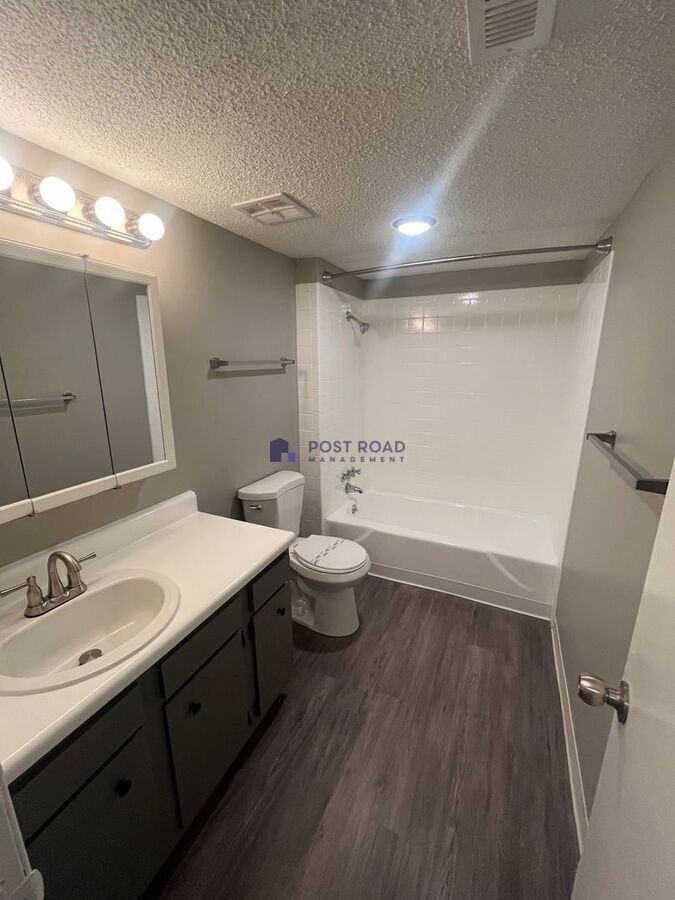 545 W 27th St S #301 - Photo 7 of 37