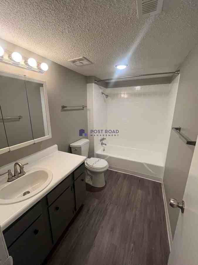 575 W 27th St S #301 - Photo 7 of 37