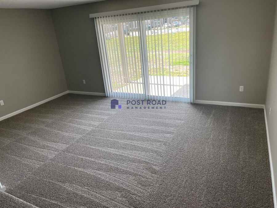 701 W 27th St S #202 - Photo 5 of 50