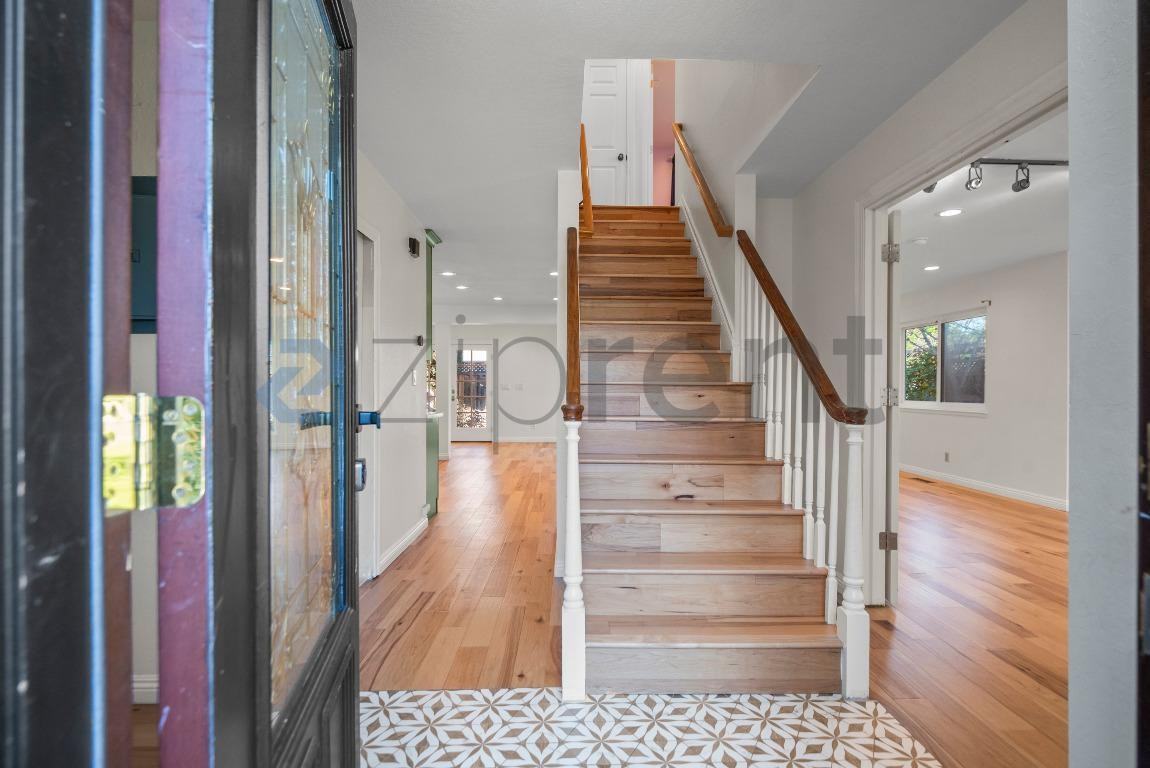 743 Shawnee Ln - Photo 5 of 37