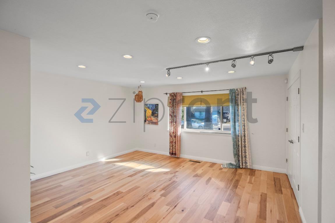 743 Shawnee Ln - Photo 6 of 37