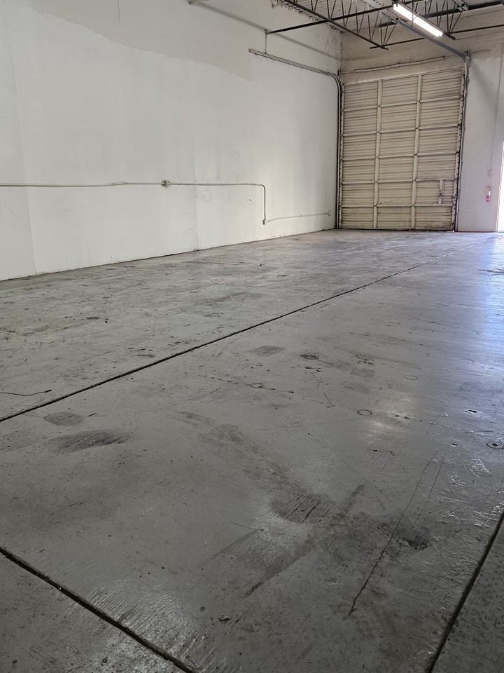 1722 W Hadley Ave - Photo 2 of 2