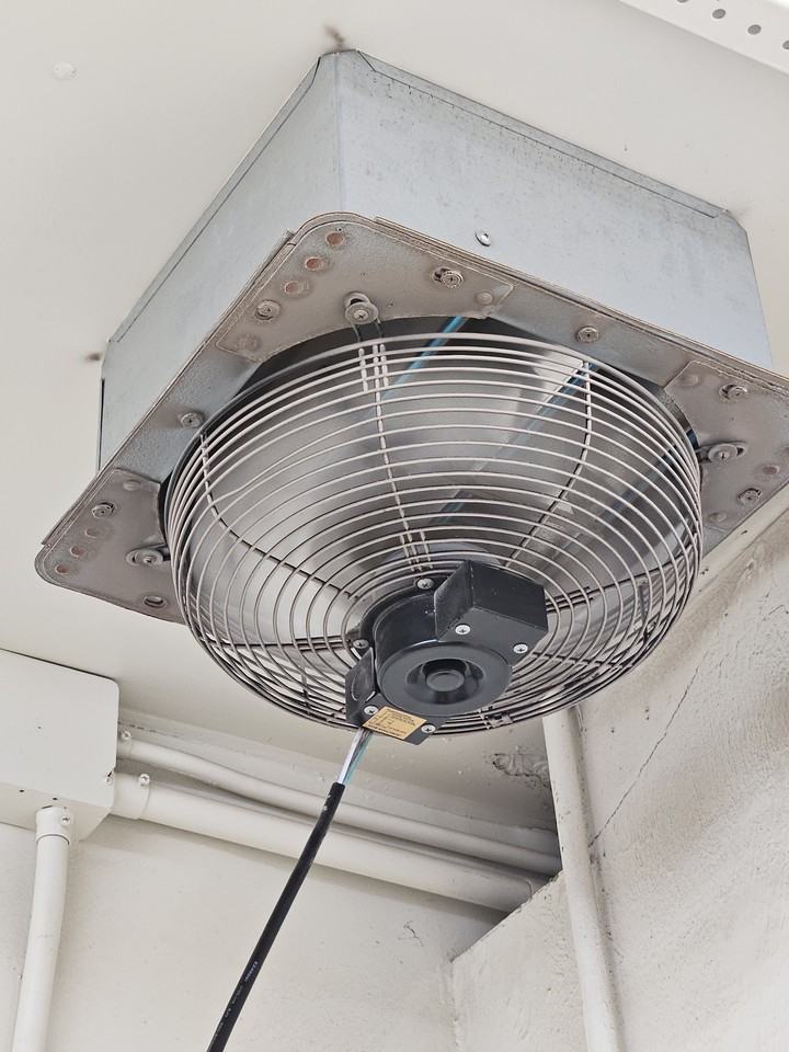 1750 W Hadley Ave - Photo 3 of 3