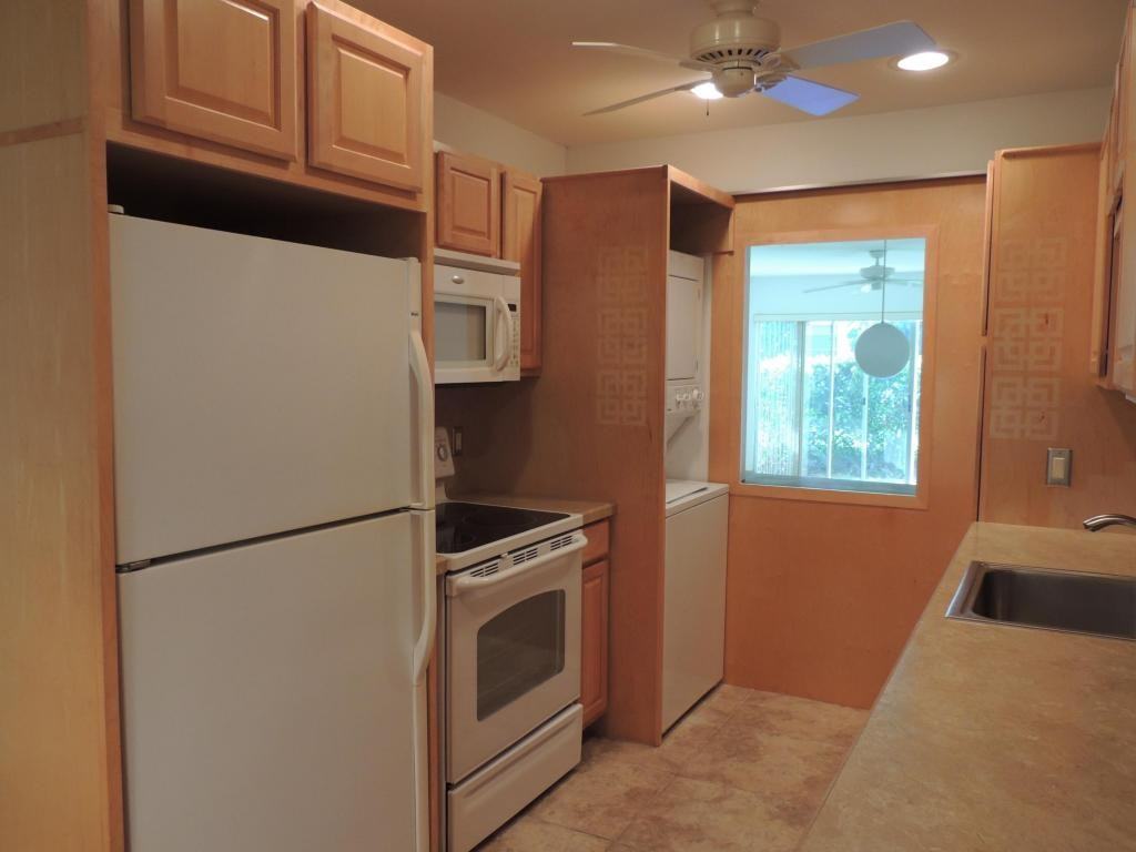 2381 Papaya Dr #C - Photo 4 of 19