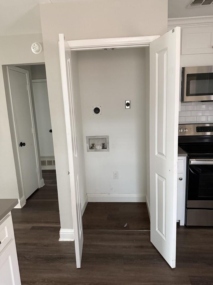 N Graves St #206 - Photo 3 of 13