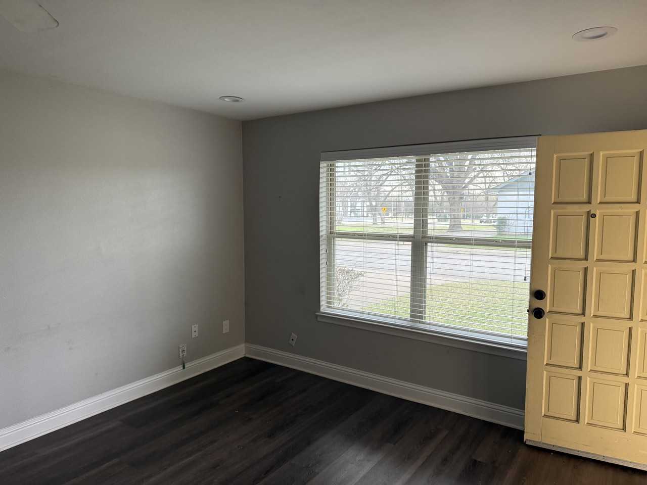 N Graves St #206 - Photo 7 of 13