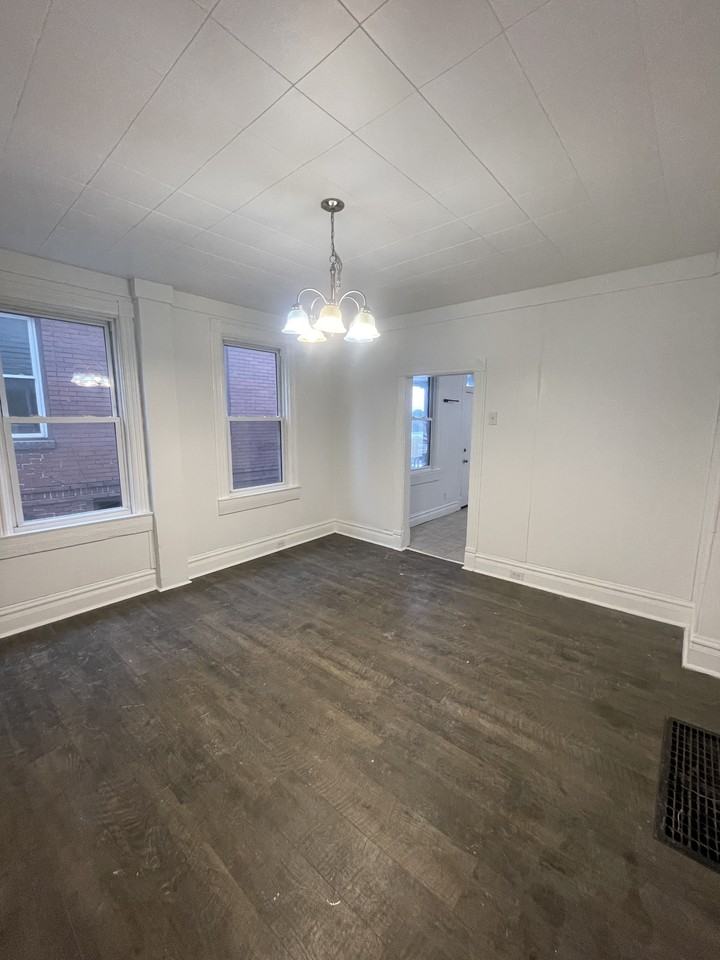 128 S Spring Ave #128 - Photo 6 of 35