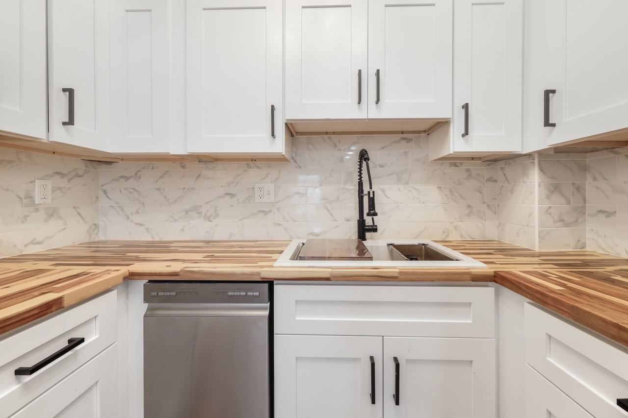 1001 W Victory Dr #NA - Photo 2 of 10