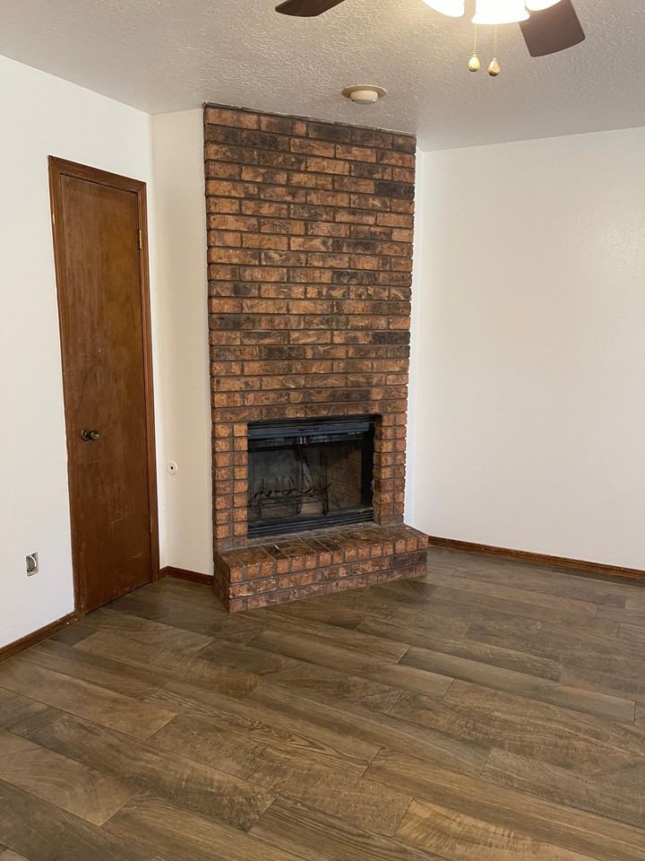 908 Acacia Cir #908 - Photo 4 of 26