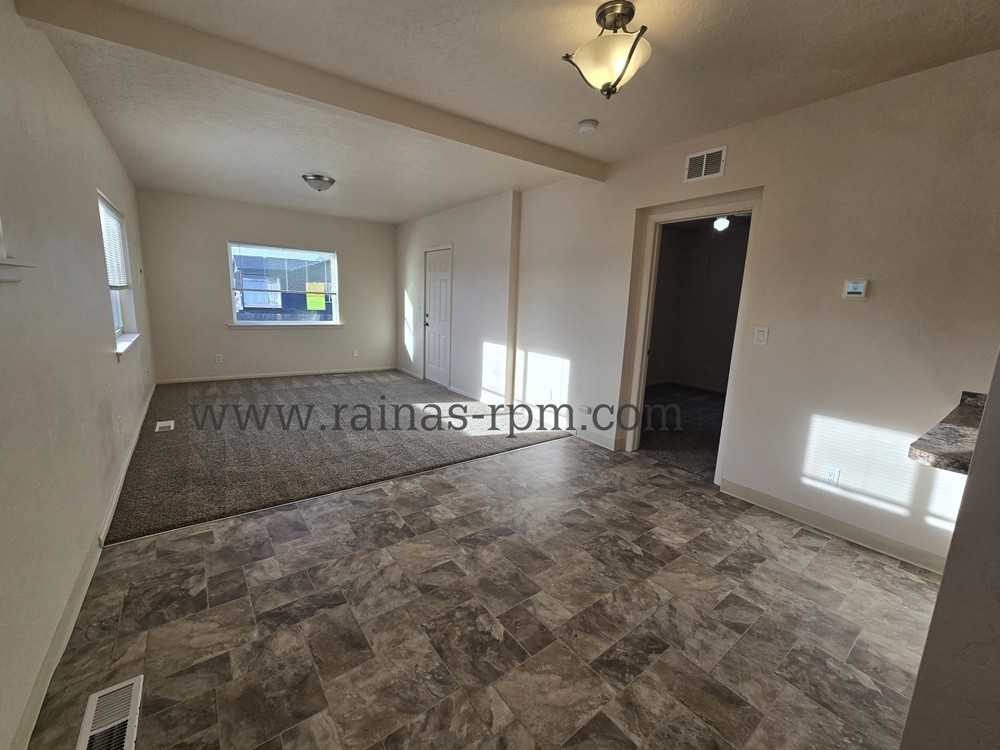 207 E 44th St - Photo 6 of 14