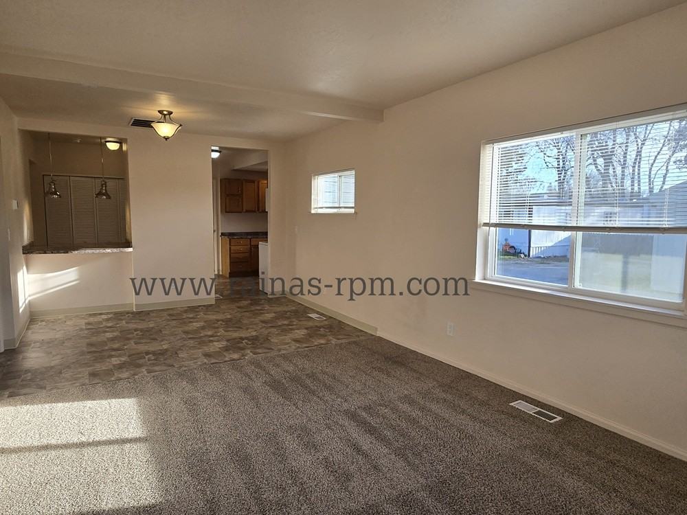 207 E 44th St - Photo 7 of 14