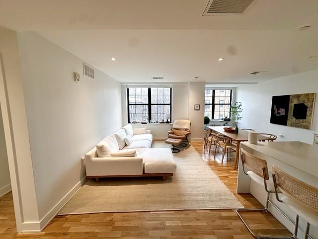 1650 Harvard St Nw #NA - Photo 2 of 27