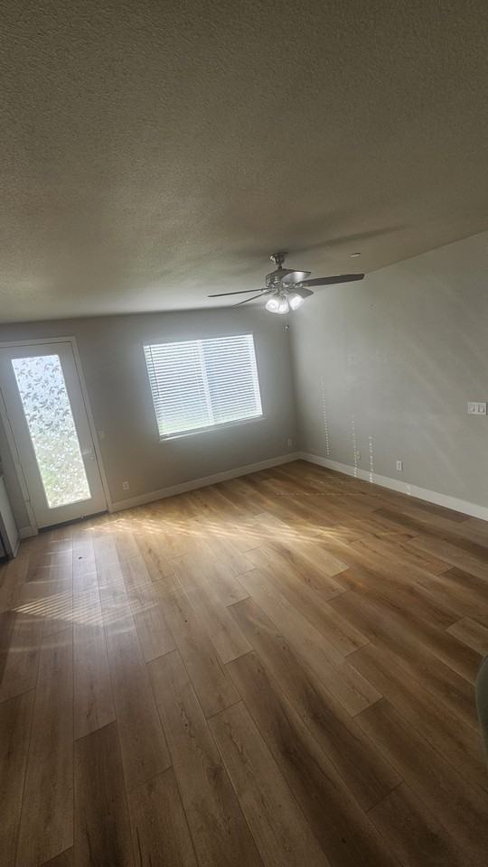 3157 Rogue River Dr - Photo 5 of 43