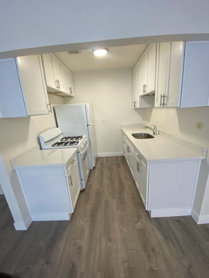 2315 Parker St - Photo 2 of 23