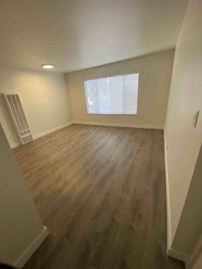 2315 Parker St - Photo 3 of 23