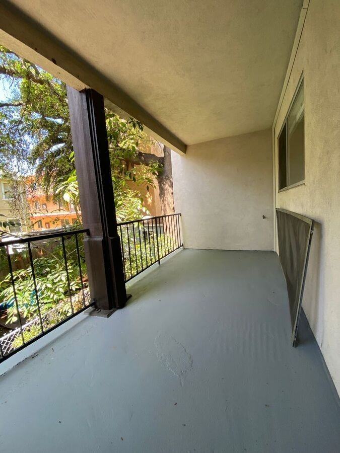 2315 Parker St - Photo 4 of 23