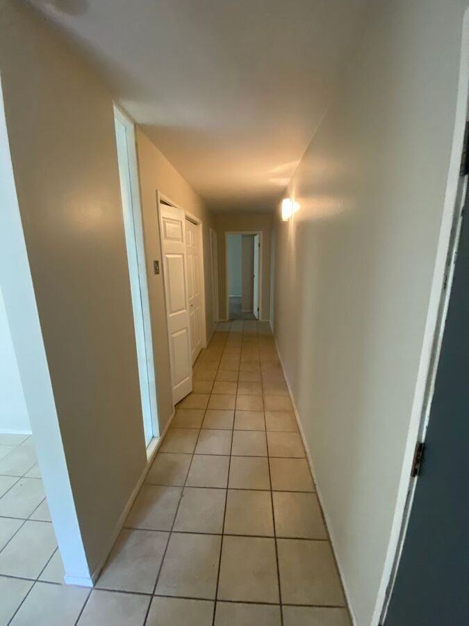 373 Staten Ave - Photo 6 of 11