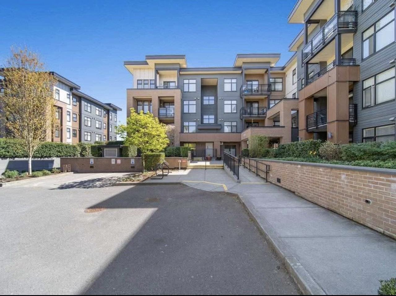 20068 Fraser Hwy - Photo 4 of 14