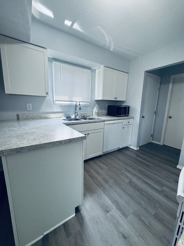 419 S Village Ct #419 - Photo 7 of 34