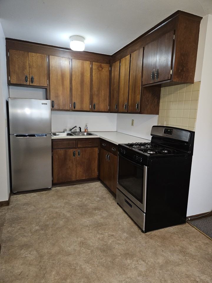 3857 Edgemoor Pl Ne #3 - Photo 2 of 5