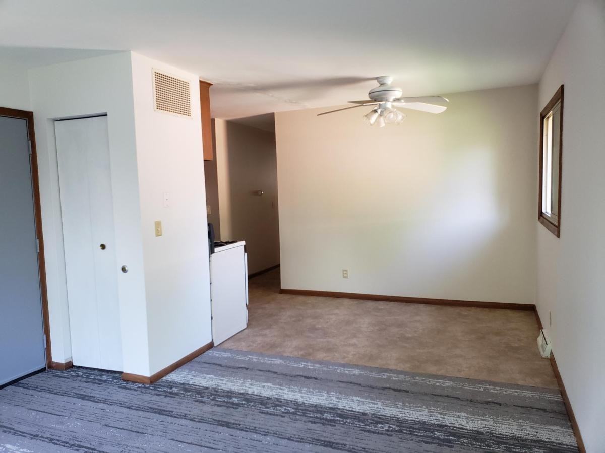 3857 Edgemoor Pl Ne #3 - Photo 3 of 5