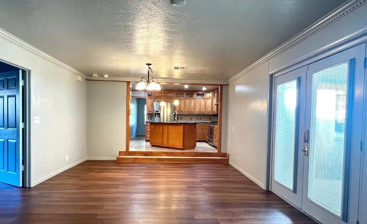 910 Garver St #1 - Photo 2 of 9