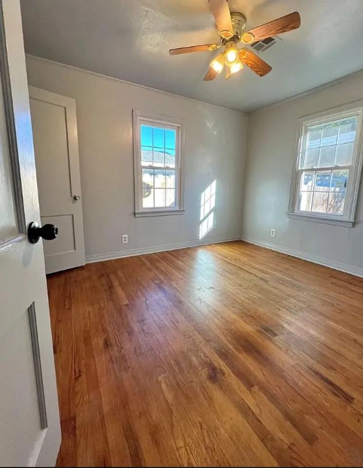 910 Garver St #1 - Photo 5 of 9