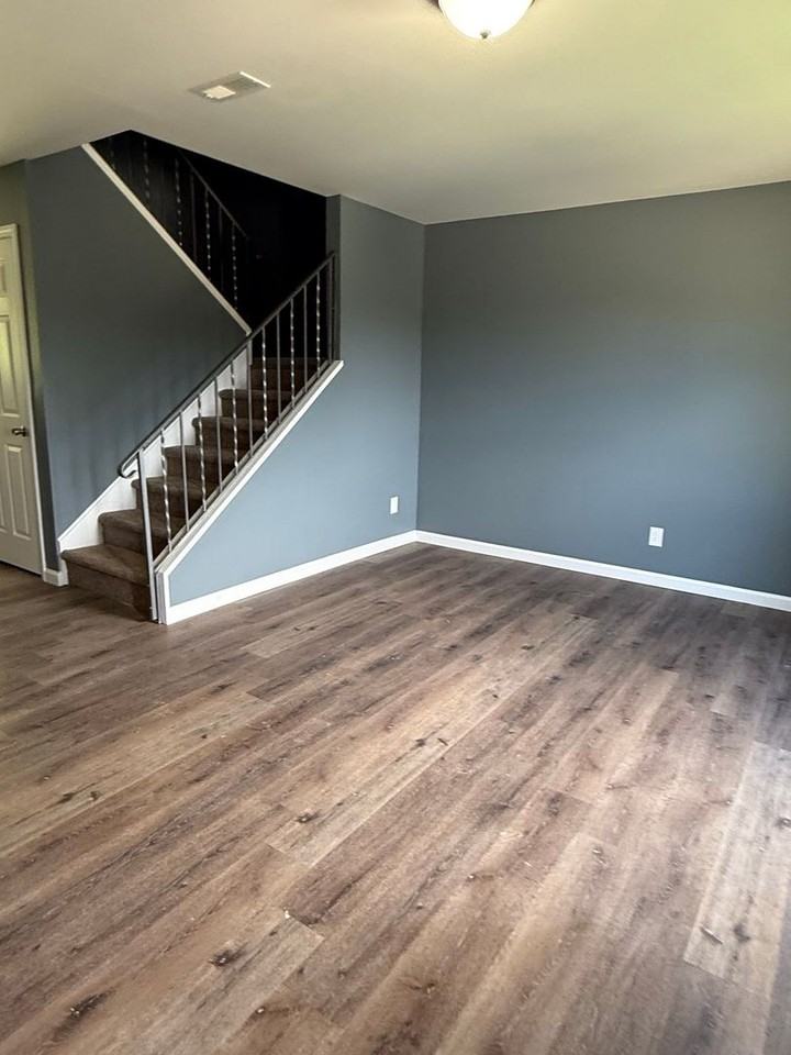 2083-MF20-E5 - Photo 3 of 12