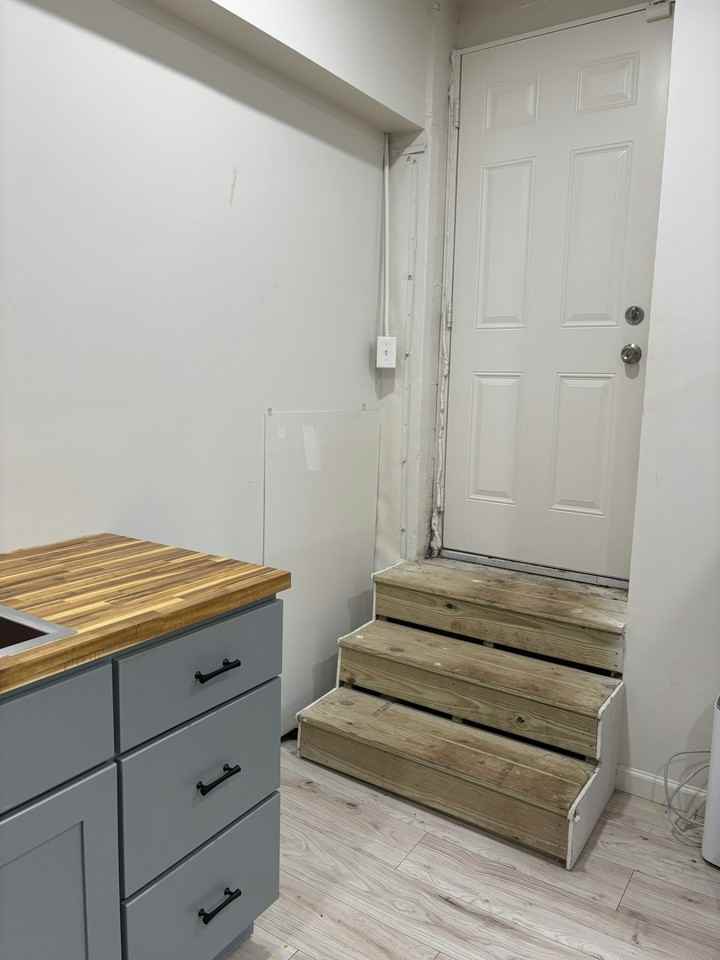 946 Veltre Cir SW, Unit Basement - Photo 3 of 11