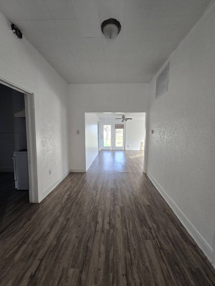 17 S 21st St #1 - Photo 4 of 6