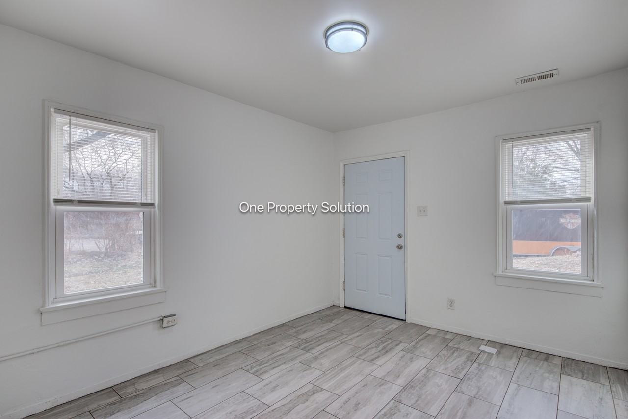 2453 Prospect St #1 - Photo 2 of 14