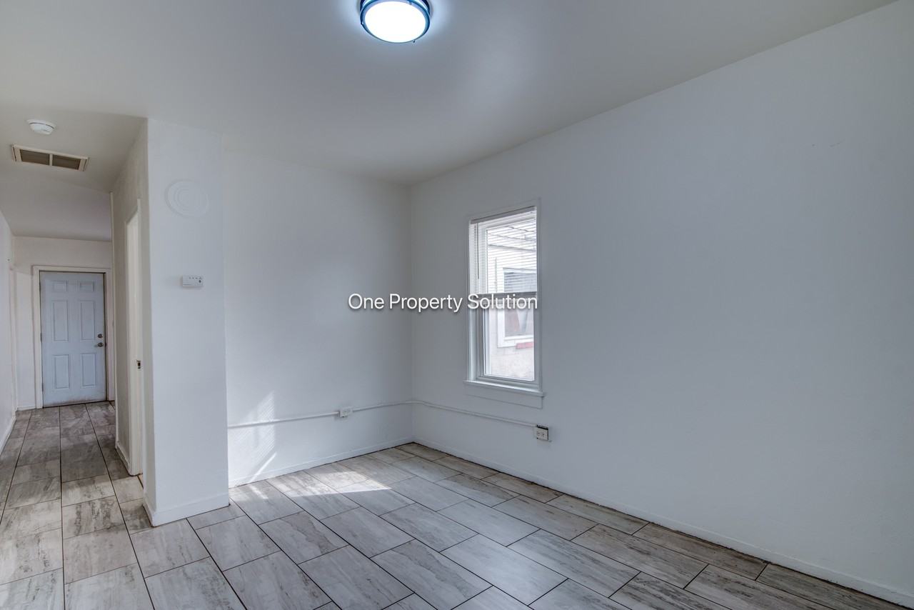 2453 Prospect St #1 - Photo 4 of 14