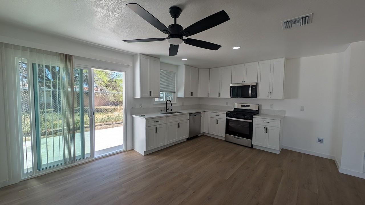 66201 Flora Avenue - Photo 2 of 20