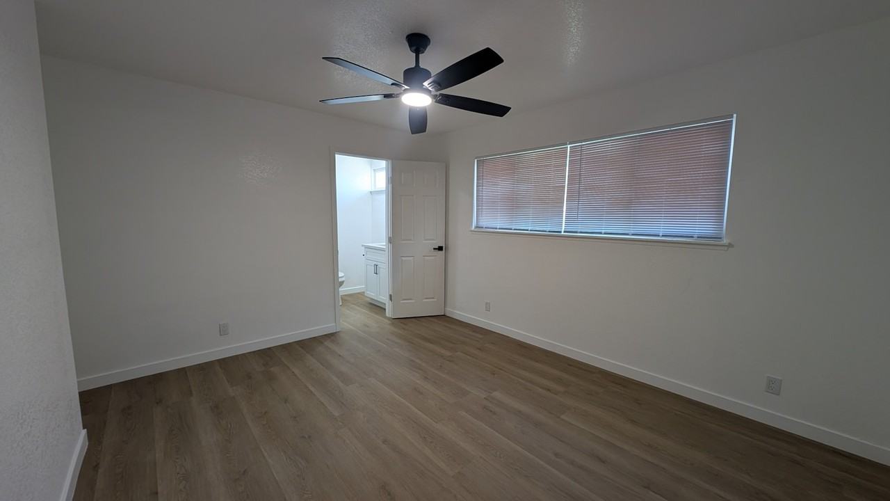 66201 Flora Avenue - Photo 6 of 20