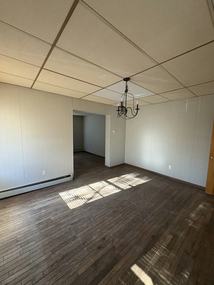 725 Wheeler Avenue, Unit Rear Left - Photo 2 of 15