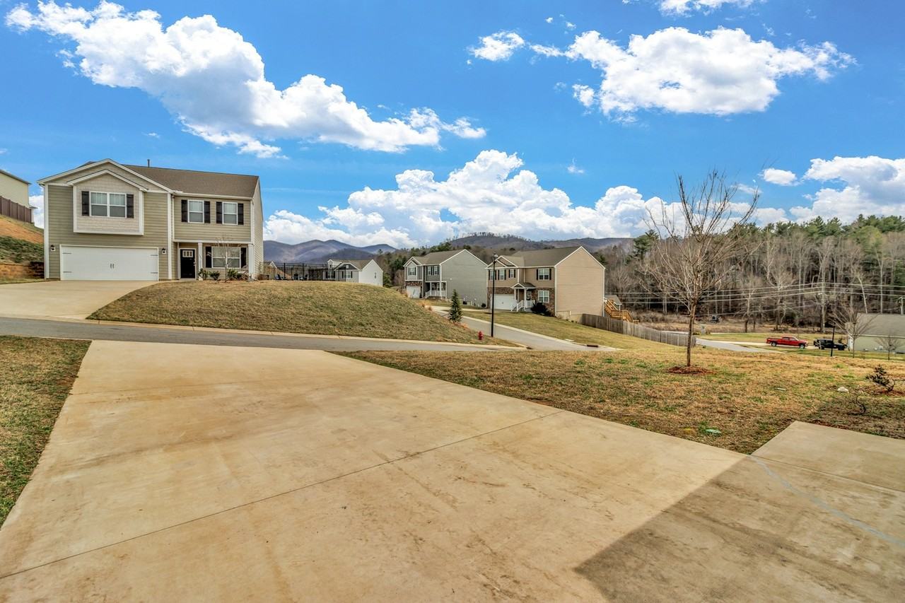 122 Amblers Knoll Road - Photo 4 of 49