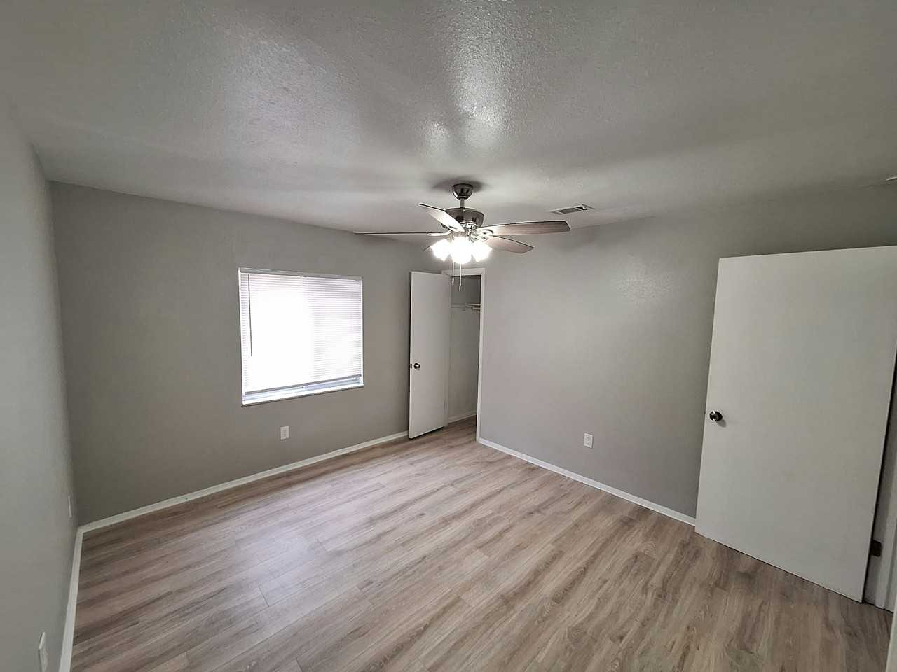 919 East Orange Street, Unit APT E - Photo 3 of 30